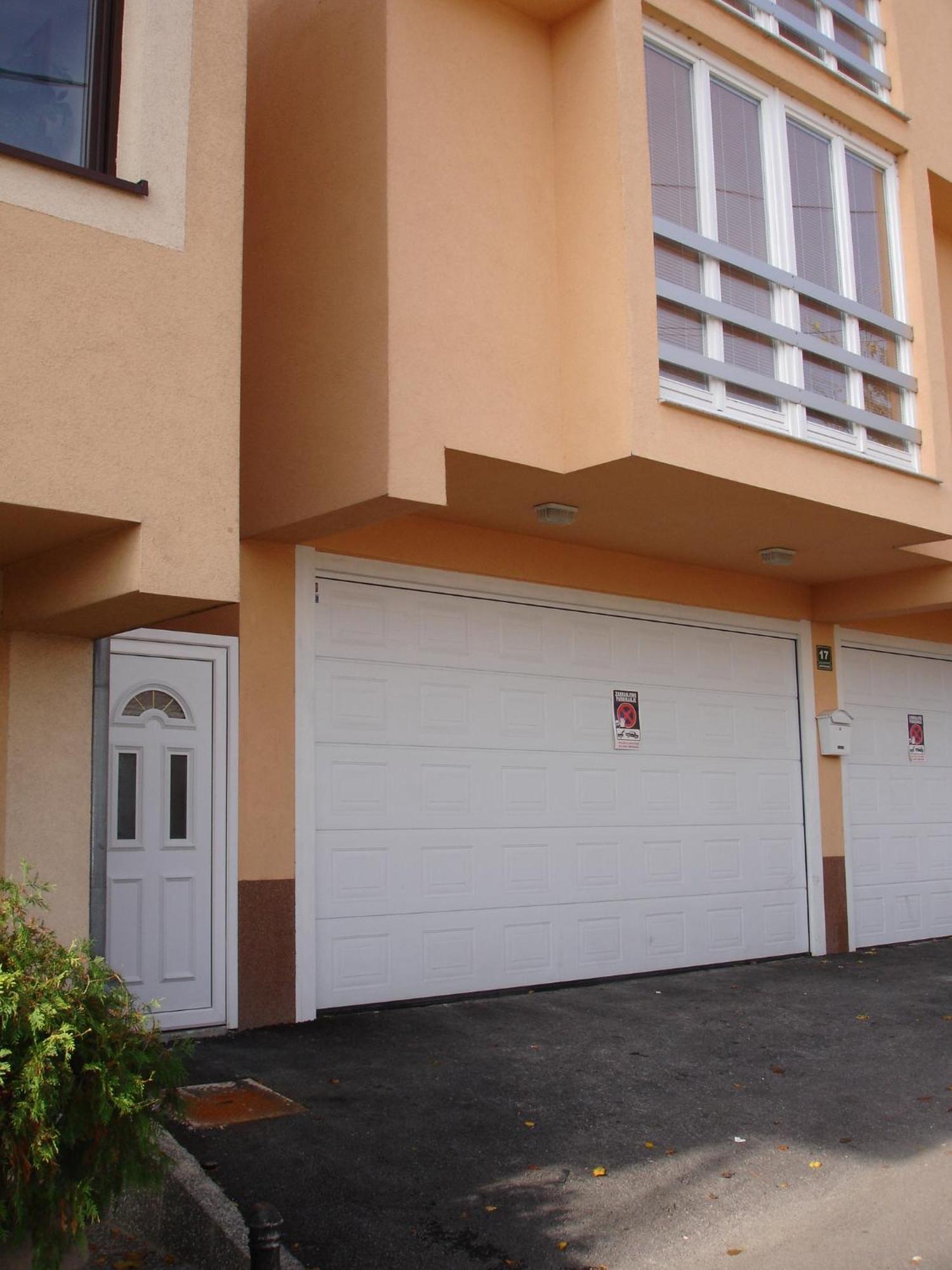 Apartments Kira Saraievo Exterior foto