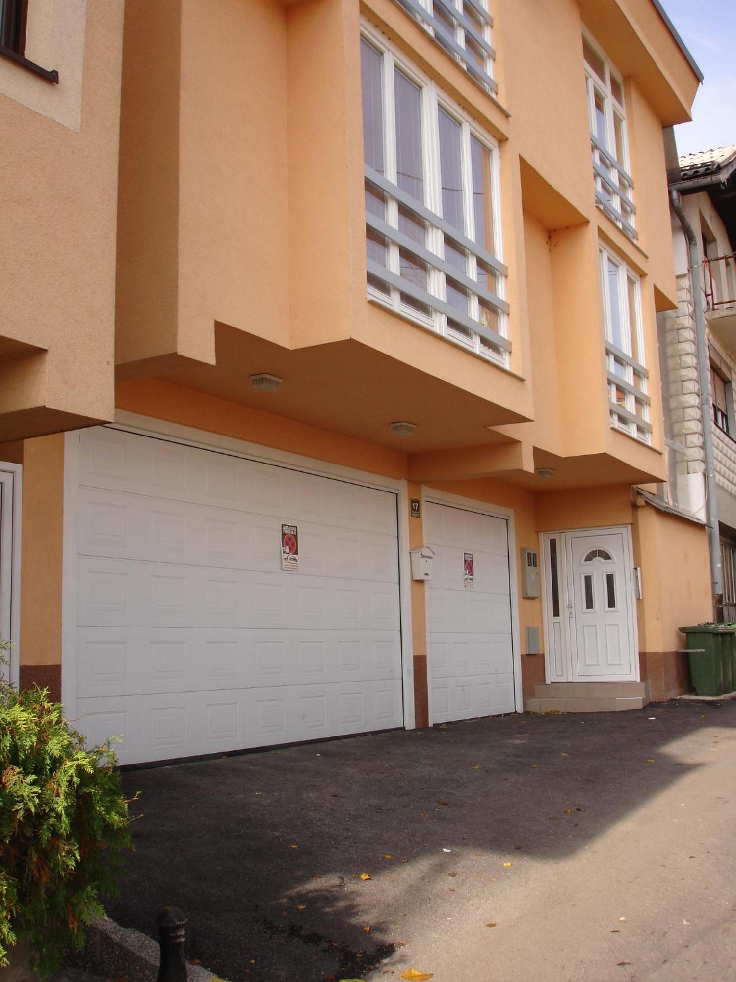 Apartments Kira Saraievo Exterior foto